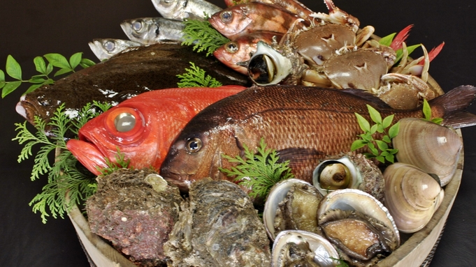 【 ２食付 】メイン料理グレードアップ！旬の海鮮魚貝盛り合わせプラン